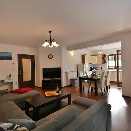 Nina Apartment