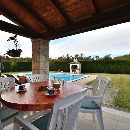 Apartament Nina