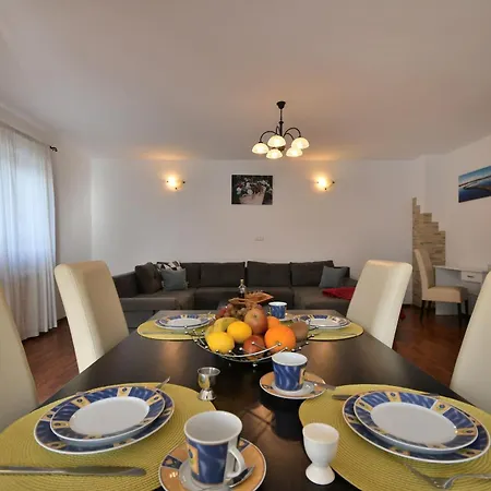 Nina Apartament *